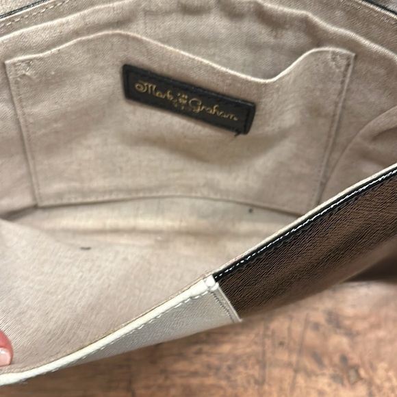 ๐ Mark & Graham Colorblock Clutch โ Black & White โ 11.5" x 7" โจ - Picture 4 of 6